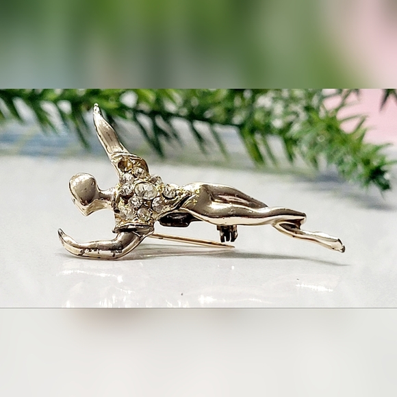 Vintage Dancing Brooch, Rhinestones & Goldtone - Picture 2 of 13